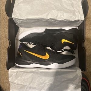 KOBE 8 AUTHENTIC SIZE 9.5